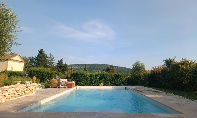 Valaurie Villa | Villa Avec Belle Vue, Piscine et Terrain de Pétanque