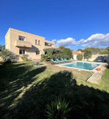 Valergues Villa | Villa avec piscine, climatisation et studio indépendant