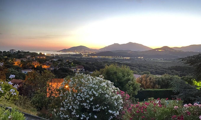 Bastelicaccia Villa | Villa Avec vue Panoramique mer et Montagne - 12 à 16 Couchages