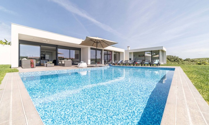 Aldeia Villa | Villa Bahia - Modern Villa with private heatbale pool - 5 min from the beach!