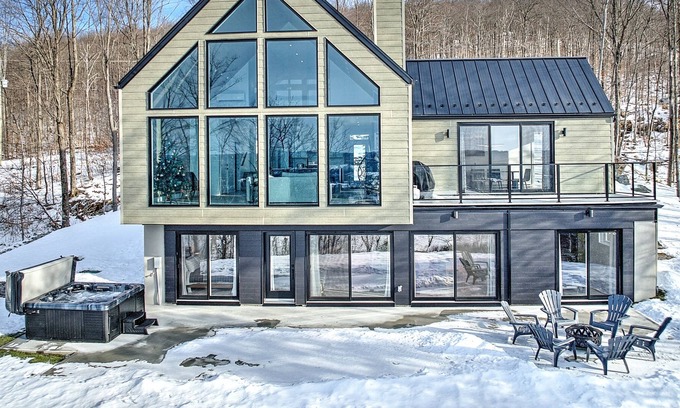 Saint-Damien Ski Chalet | Villa Baraka-Moderna, jacuzzi, lake access & view