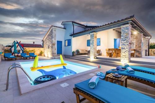 Jursici House | Villa Batana, a warm, private and pet friendly villa