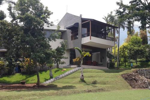 Oro Oro Ombo Villa | VILLA BATU Luxurious privacy 3BR villa@ klub bunga