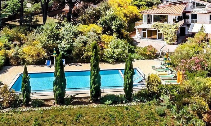 Bobolino Villa | Villa Begonia Grande: A charming two-story apartment that is part of a villa located on top of a small hill, with Free WI-FI.