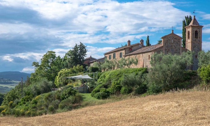 Monte Antico Villa | Villa Bel Giardino by Interhome