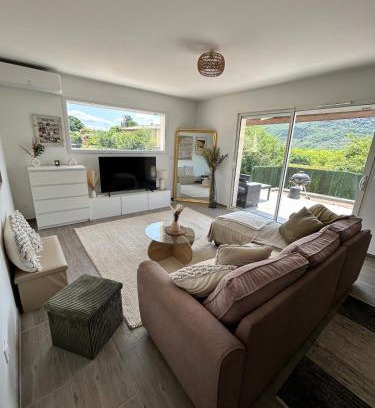 Laroque House | Villa Belle Vue