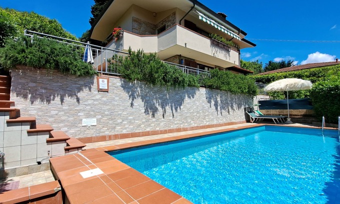 Corsanico Villa | Villa Bellevue Corsanico, private pool and parking, easily accessible, sea view