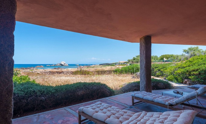 Portobello Villa | Villa 'Beth Luis Nion' with Sea View, Private Terrace and Wi-Fi