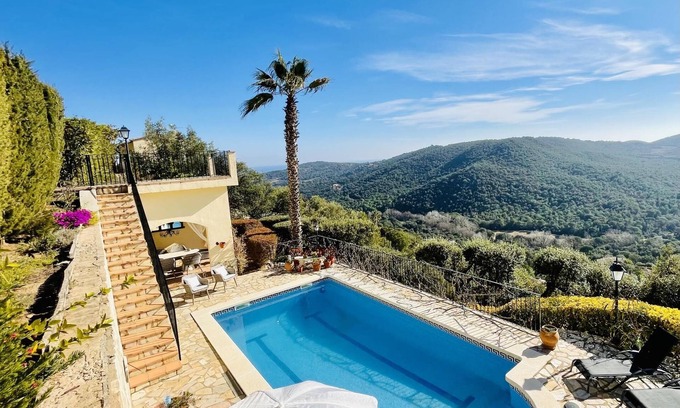 Calonge Villa | Villa Bitta by Costabravaway