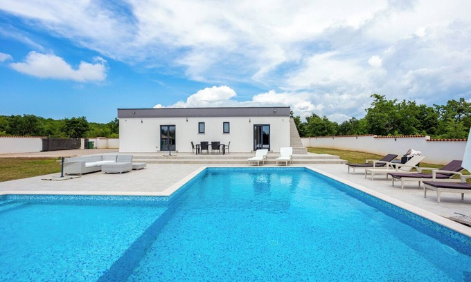Dracevac Villa | Villa Borealis - Three Bedroom Villa, Sleeps 8