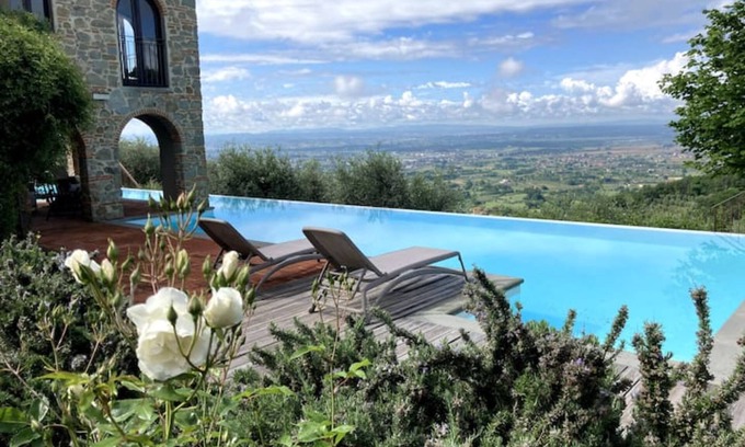 Larciano Villa | Villa 'Borgo In Montalbano By Secret Hills' with Private Pool, Wi-Fi and Air Conditioning