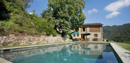 Pescaglia Villa | Villa Bottino by Salogi Villas
