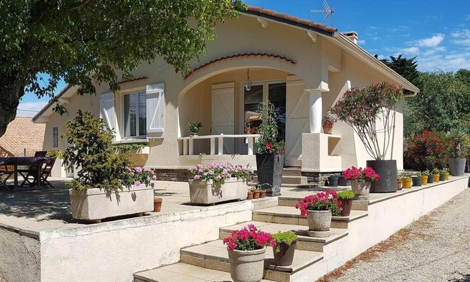 La Plaine-sur-Mer Villa | Villa Brévinoise 4 Personnes à 120 m de la Plage