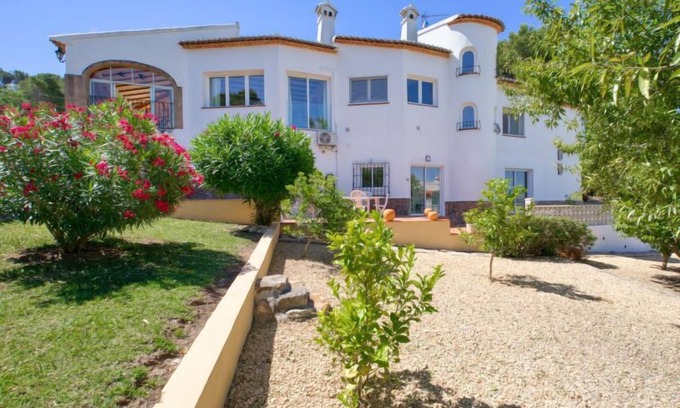 El Tosalet House | Villa Bramble by Interhome
