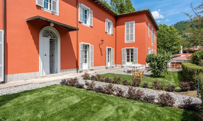 Bagni di Lucca Villa | Villa Brecht relaxes in the countryside of Lucca