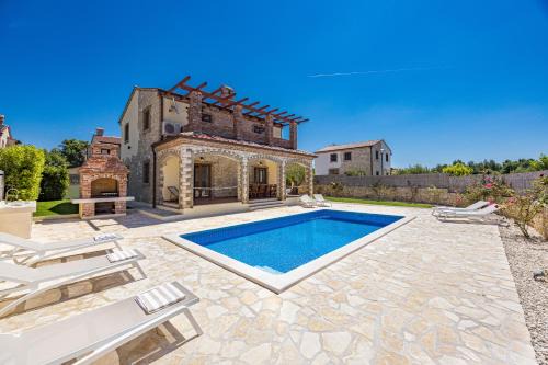 Cabrunici Villa | Villa Brioni with pool by Rentistra