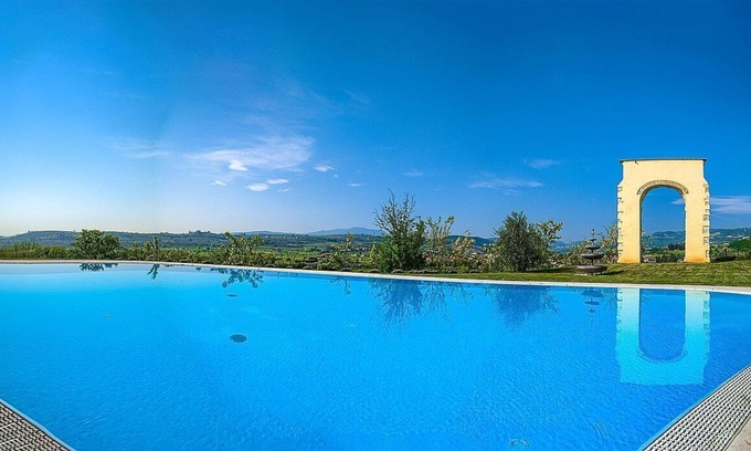 Pedemonte Villa | Villa Brunilde: A charming three-story villa situated in a quiet location on the hills of Valpolicella, surrounded by the greenery and the Amarone vineyards, with Free WI-FI.