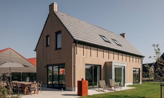 Wolphaartsdijk Villa | Villa by Lake Veere with Sauna
