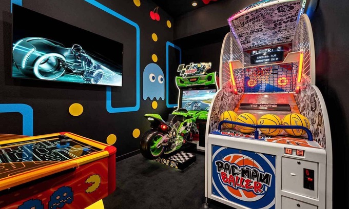Loughman House | Villa By Villatel | Arcade, Sci-Fi & Ocean Themed BRs, Theater, Gym - Near Parks