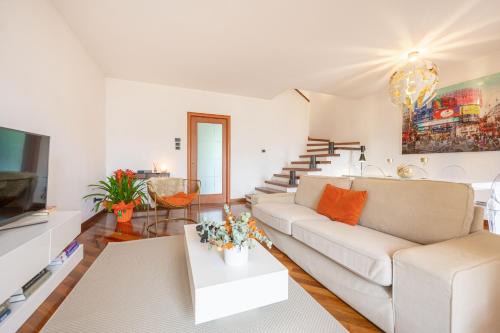 Calmasino Villa | Villa Calmasino - Swimming Pool and Garda Lake
