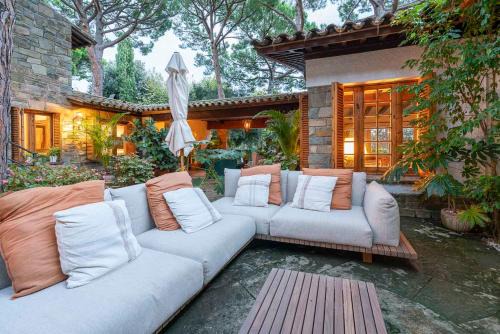 Premia de Dalt Villa | Villa Can Duarry - Barcelona Country House 1