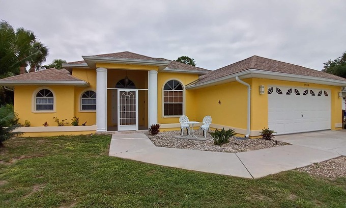 Joel Villa | Villa Canary: Stunning spacious outside area