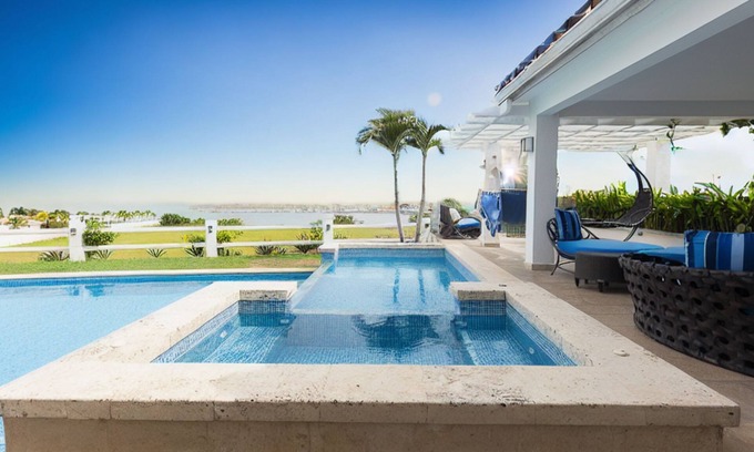 El Palmar Villa | Villa Carisma by Acomodo Vistamar
