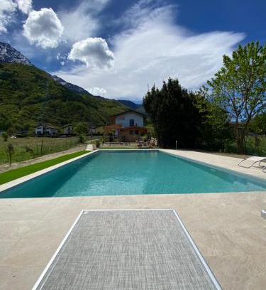 Colico Piano Villa | Villa Carlotta Verde with swimming pool