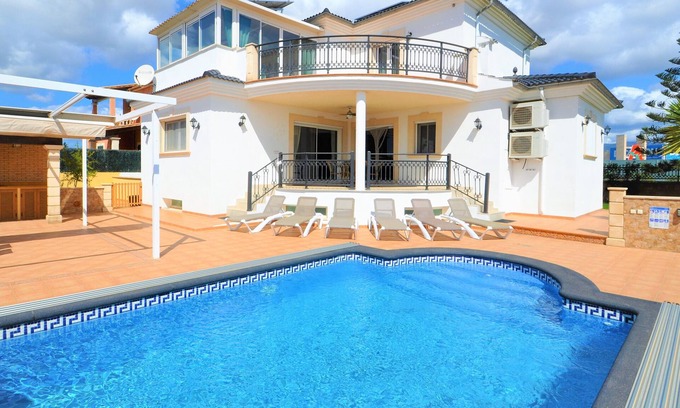 Pont d'Inca Villa | Villa 'Carmela' with Private Pool, Wi-Fi and Air Conditioning