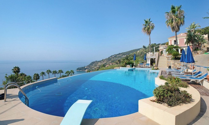 Ospedaletti Villa | Villa 'Caroleo' with Sea View, Private Pool and Wi-Fi