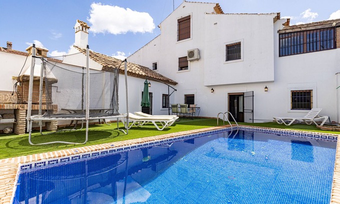 Los Angeles Villa | Villa 'Casa Jimena 8 Personas' with Mountain View, Wi-Fi and Air Conditioning