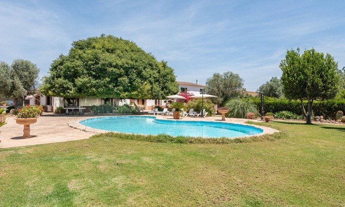 Son Sardina Villa | Villa 'Cas Moliner' with Mountain View, Wi-Fi and Air Conditioning