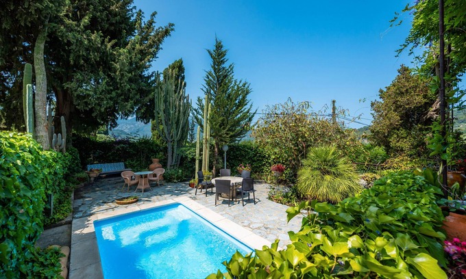 Biniaraix Villa | Villa 'Cas Patró Lau Bis' with Mountain Views, Wi-Fi