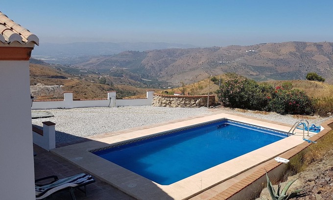 Canillas de Aceituno Villa | Villa 'Casa Austic' with Sea View, Pool & Wi-Fi