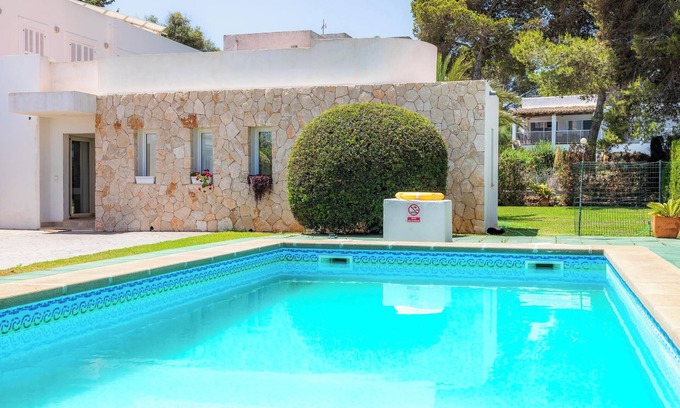 Cala d'Or Villa | Villa "Casa Fiol" with shared Pool & Wi-Fi