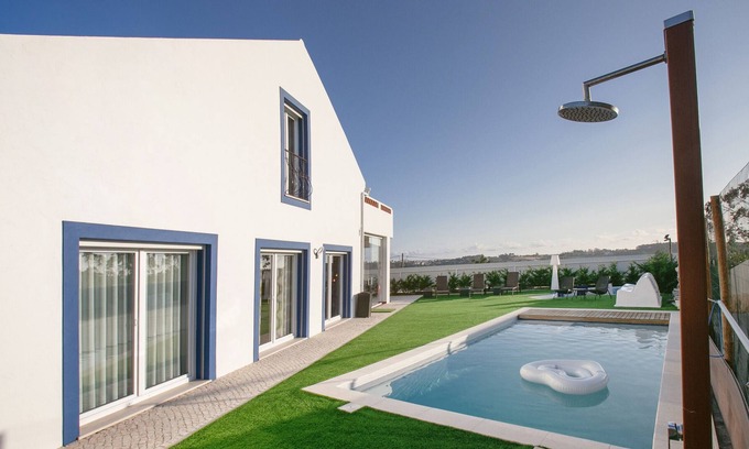 Caldas da Rainha Villa | Villa 'Casal Velho' with Private Pool, Wi-Fi and Air Conditioning