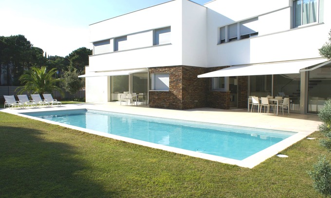 Port de la Selva Villa | Villa Casanovas (Port de la Selva) with private pool and garden 150m from the beach