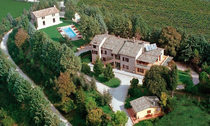 Ramazzano Villa | Villa Casolare Perugia, close to Gubbio and Assisi, with panoramic pool 3