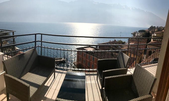 Limone sul Garda Villa | Villa Castello