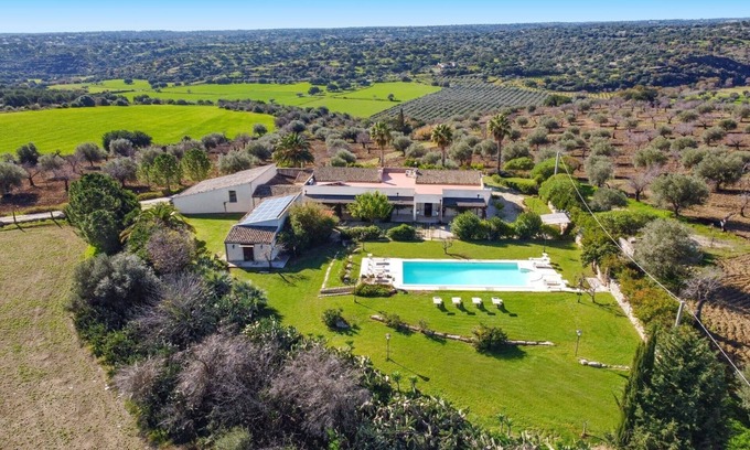 Noto Villa | Villa Castelluccio by Villa Plus