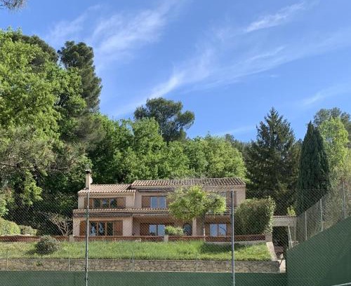 Loriol-du-Comtat Villa | Villa CHATEAU SAINTE BARBE