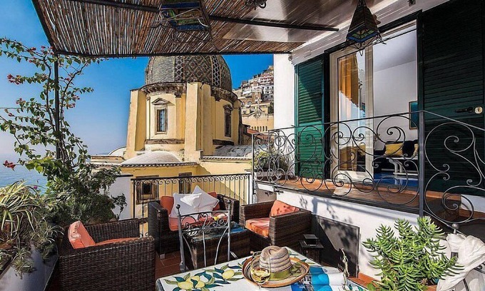 Positano City Centre House | Villa Cipriana: A characteristic one-story independent house overlooking the sea and the main beach of Positano.