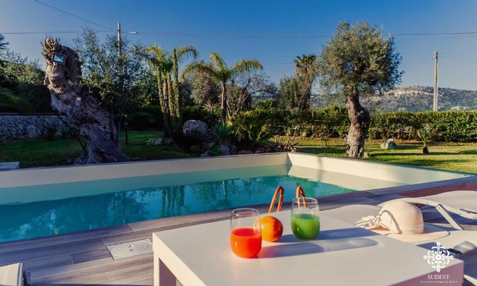 Solarino Villa | Villa Clara Country Retreat