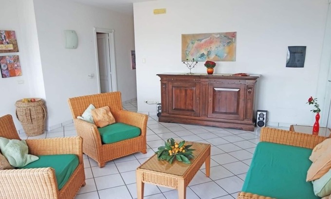 Casal Velino Villa | Villa Claudia is a refined, comfortable and freestanding villa with a view