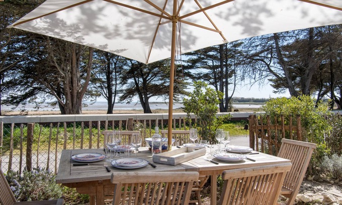 Ile-d'Aix Villa | Villa Clocomi - Typical of ile d'Aix sea view