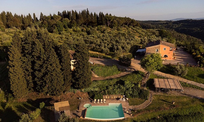 Montelupo Fiorentino Villa | Villa Collina Promoted by WeekHomes.com