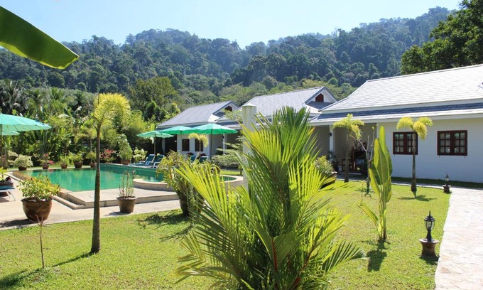 Khuekkhak House | Villa Colina Khao Lak Rooms and Bungalows - Adults Only