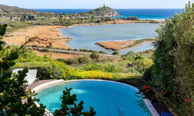 Chia Villa | Villa Corbezzolo has it all: private pool & jacuzzi, sea views and near beach