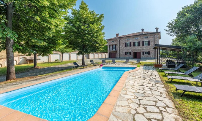 Corneliano d'Alba Villa | Villa Cornelia , entire Villa with private pool
