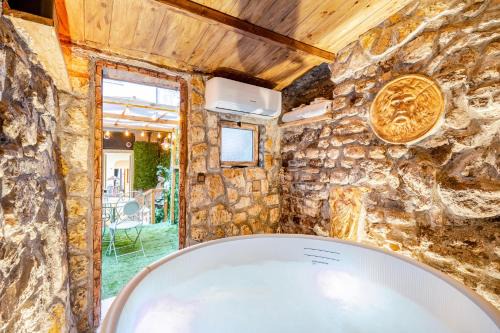 Tivoli Apartment | Villa d'Este - Giardino & Jacuzzi
